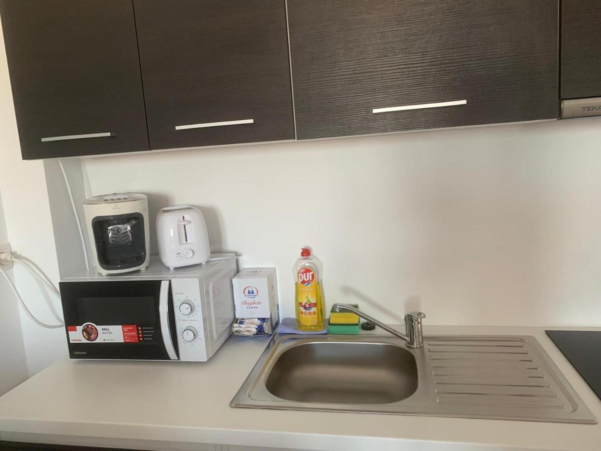 Apartalux Oradea Appartamento Esterno foto