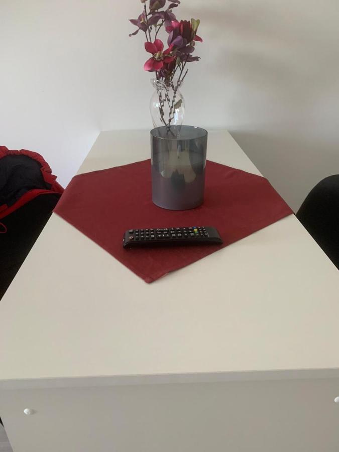 Apartalux Oradea Appartamento Esterno foto